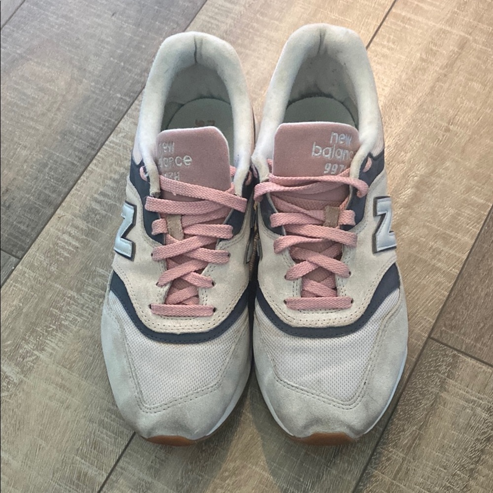 New Balance Pink and Gray Sneakers with Cushioned Sole